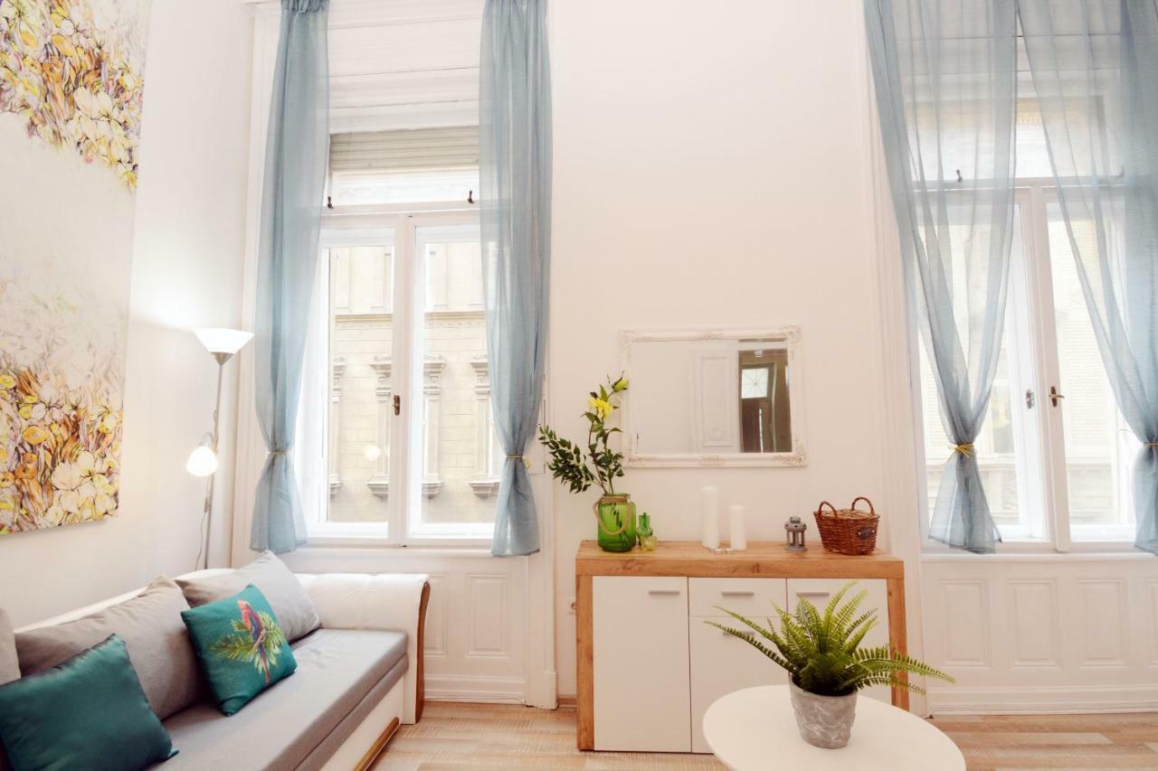 Lillybeth City Center Apartments Budapest Esterno foto