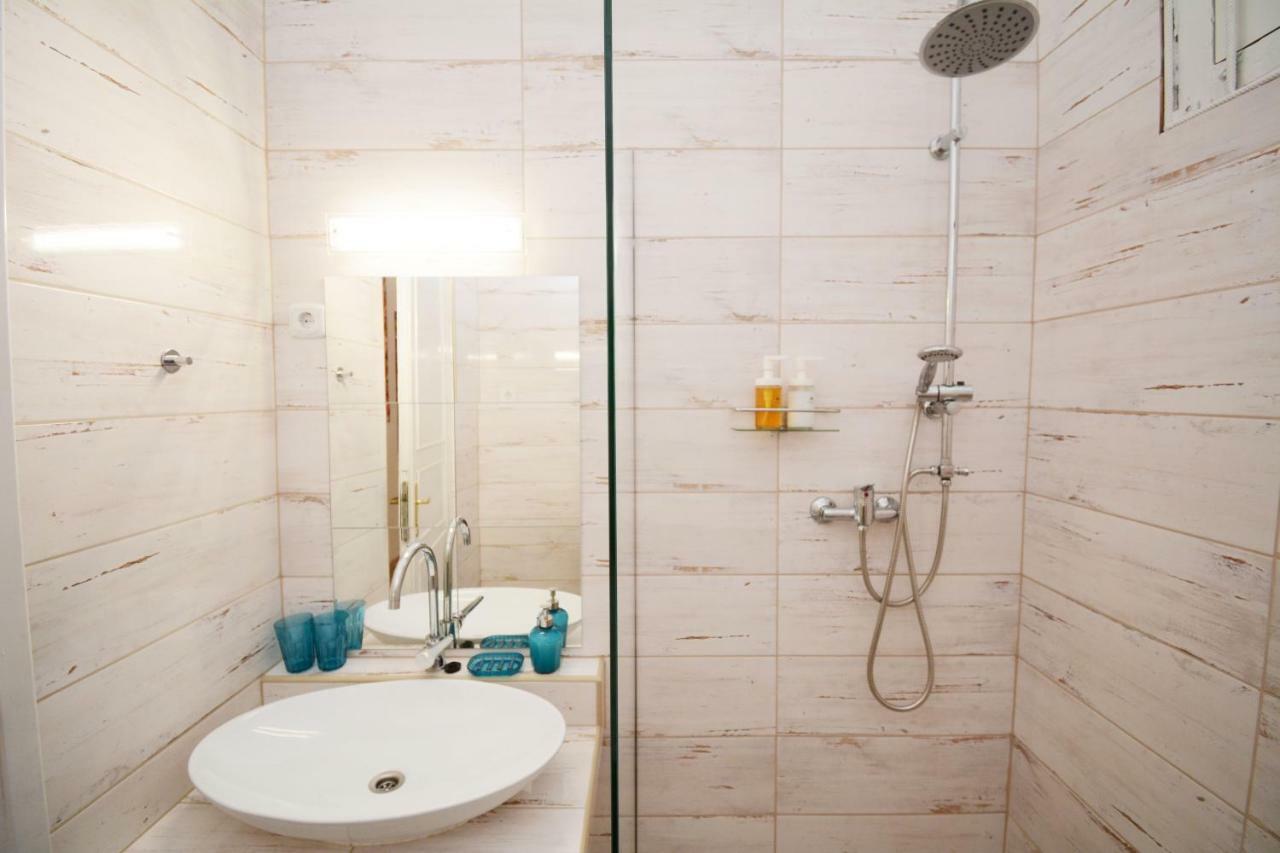 Lillybeth City Center Apartments Budapest Esterno foto