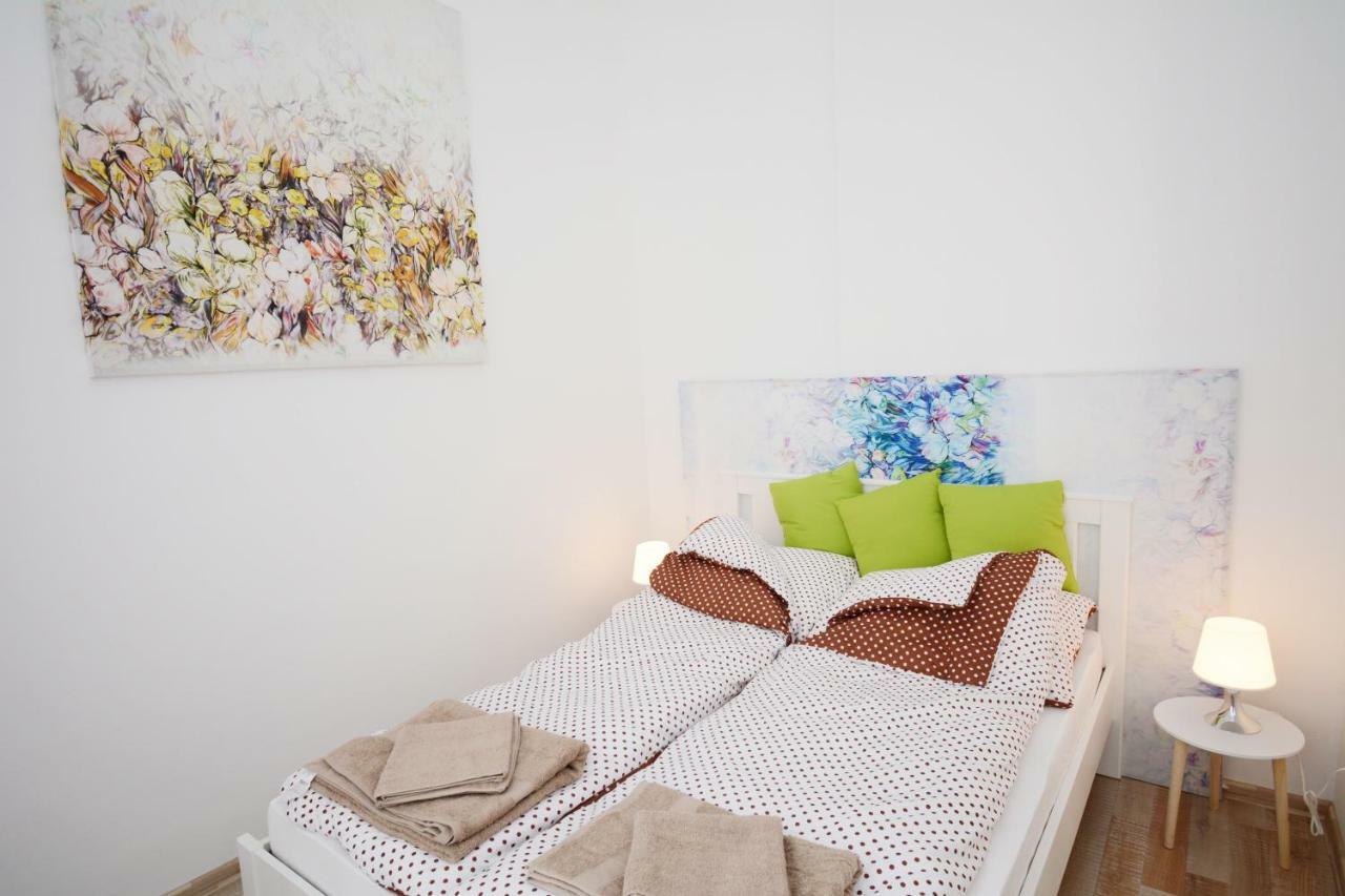 Lillybeth City Center Apartments Budapest Esterno foto