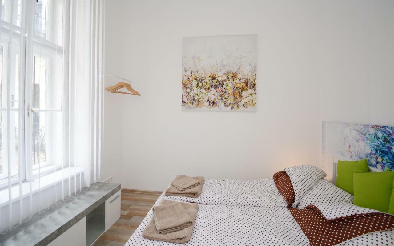 Lillybeth City Center Apartments Budapest Esterno foto